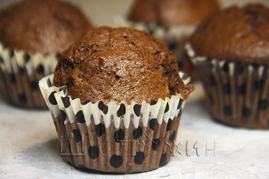 Вкусные и бюджетные! Шоколадные маффины на кефире.