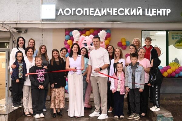 Педагоги и воспитанники одного из центров «Разноцветные цыплята»