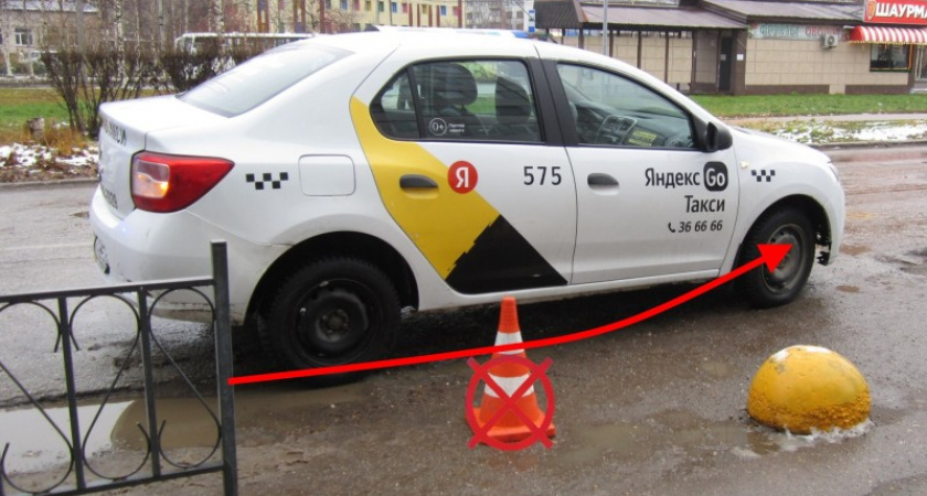    Пенсионерка получила тяжелую травму, выпав из такси в Ухте