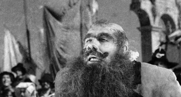    Эпизод из фильма «Золотой ключик» (режиссер Александр Птушко, киностудия «Мосфильм»). Александр Щагин в роли Карабаса Барабаса / РИА «Новости»