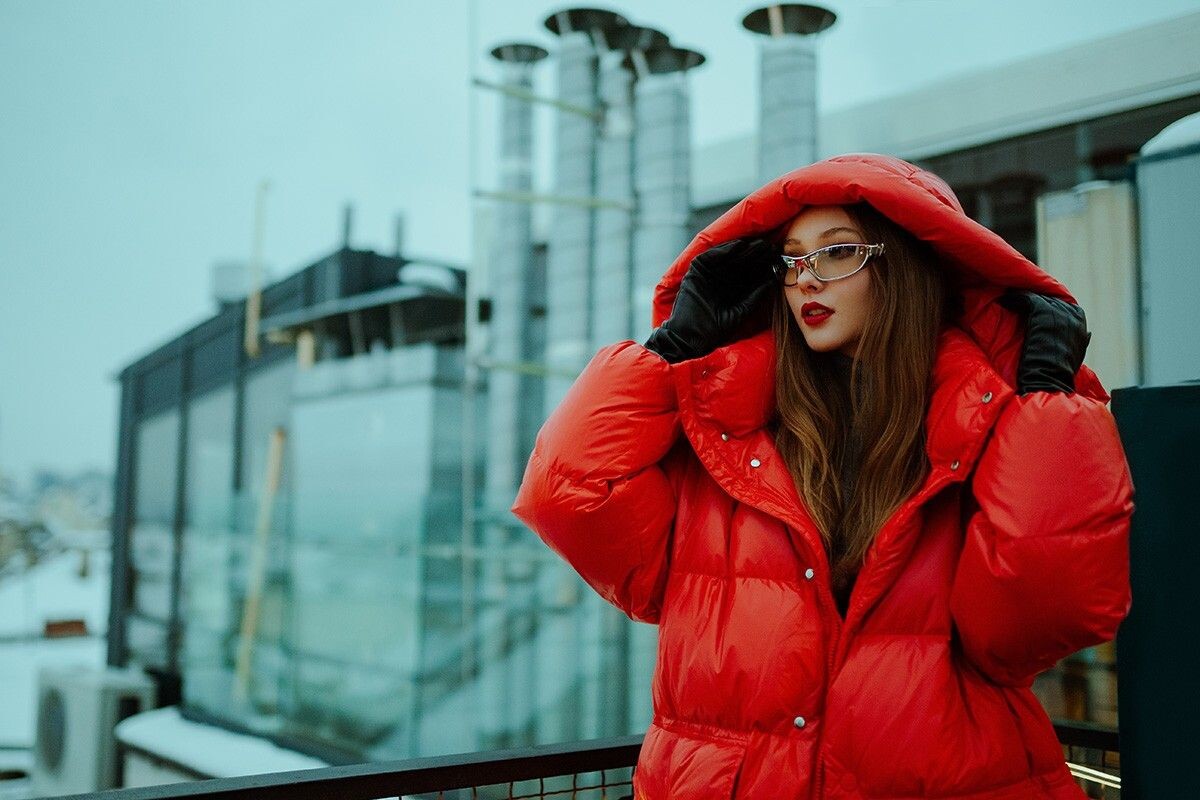 Пуховик — не просто верхняя одежда, но и часть вашего стиля, способ самовыражения. Источник: Victoria Fox / Shutterstock / FOTODOM📷
