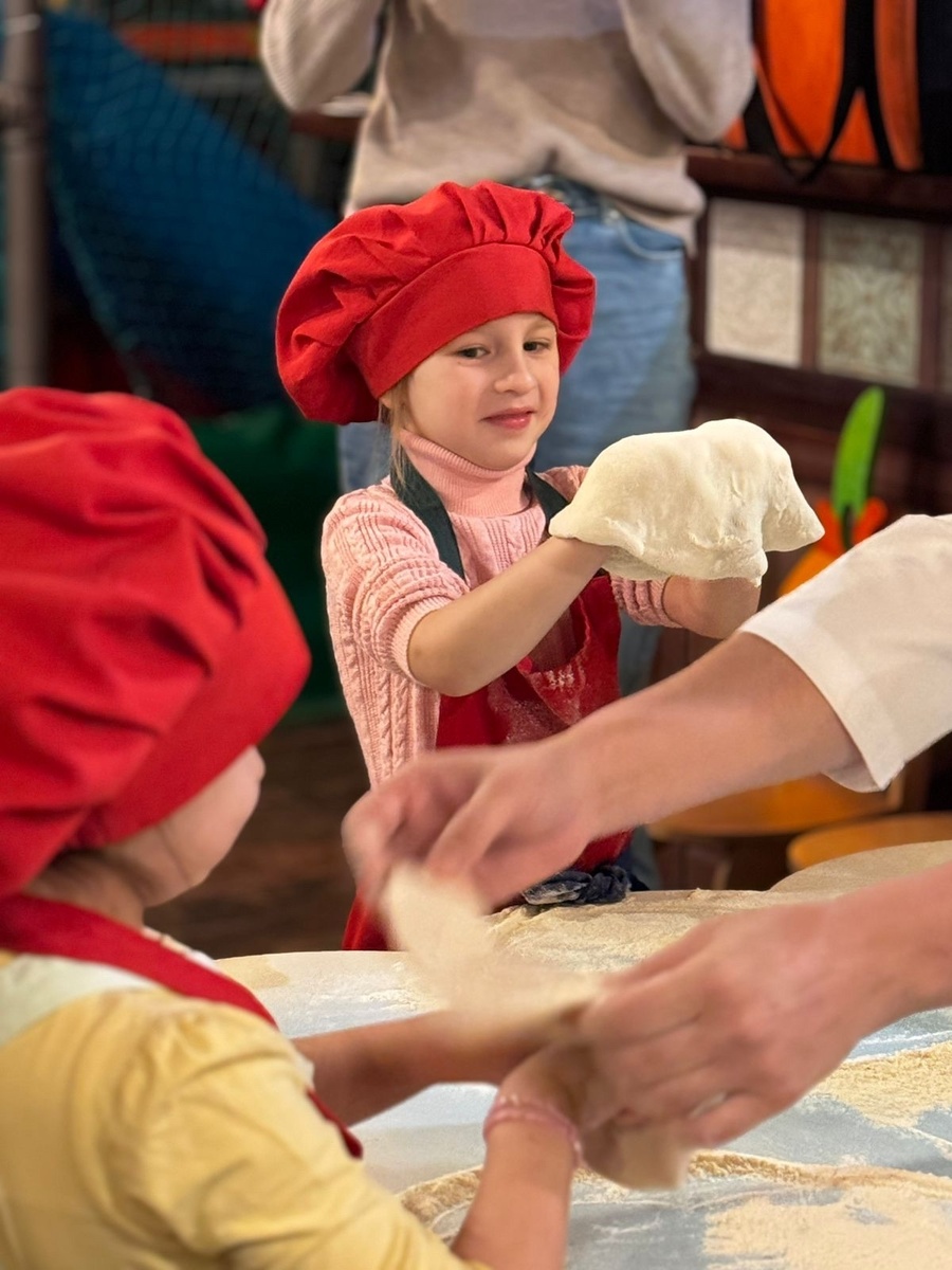 Все по настоящему! Ребята молодцы – всегда ответственно подходят к большому делу!)