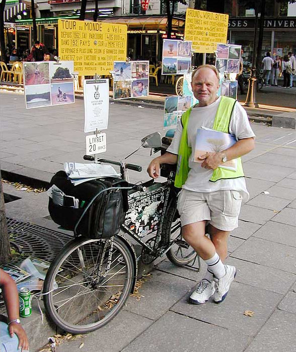 Хайнц в 1999 году в Париже во время кругосветного велосипедного путешествия