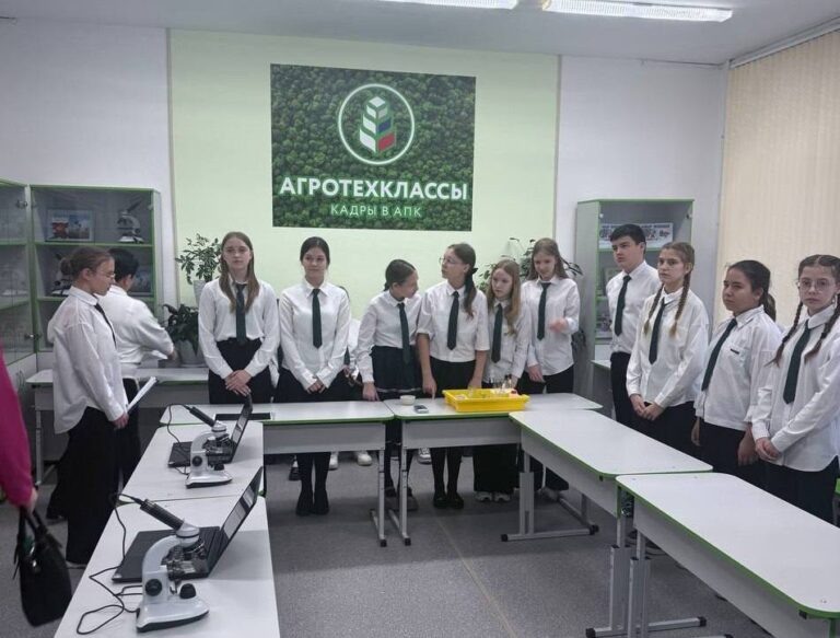    В Пономарёвской средней школе открыли агротехнологический класс Оренбуржье
