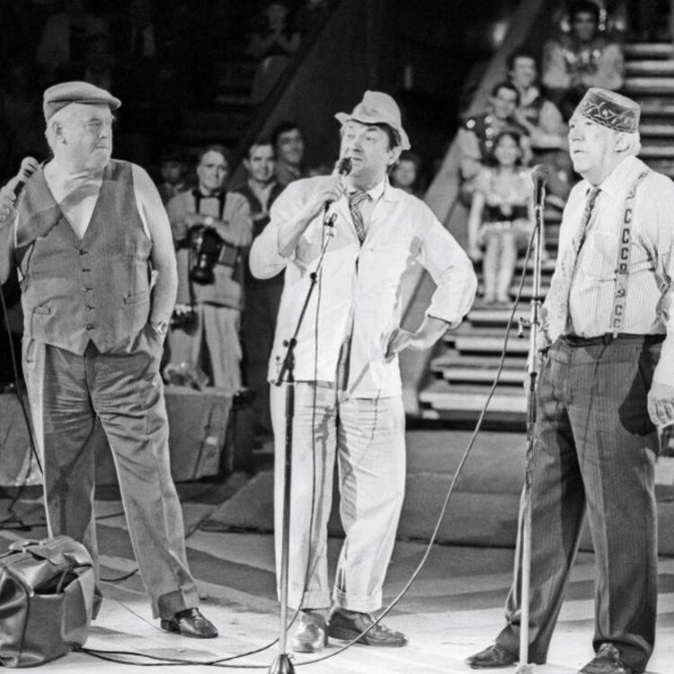 Москва. Евгений Моргунов, Георгий Вицин и Юрий Никулин (слева направо)📷
