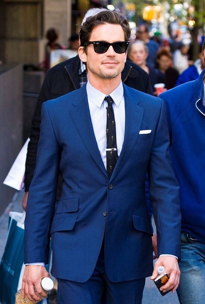 Да, да и Путин тоже носит синие оттенки.