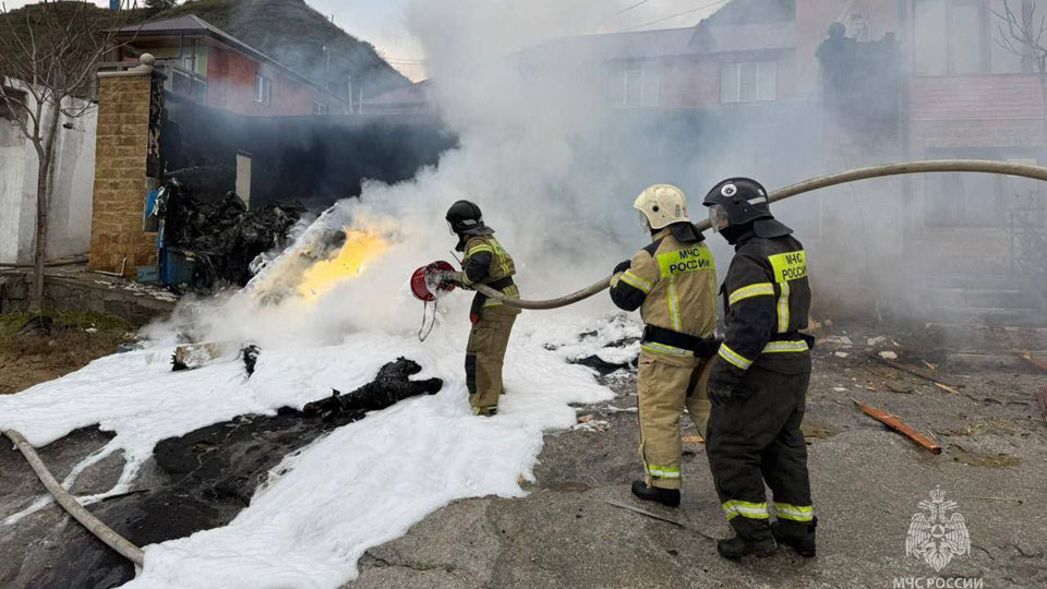    Фото с места ЧП: тг-канал ГУ МЧС России по Республике Дагестан