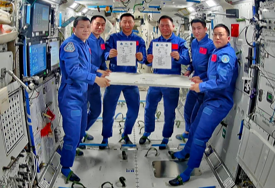 Экипажи Shenzhou-20 и Shenzhou-21