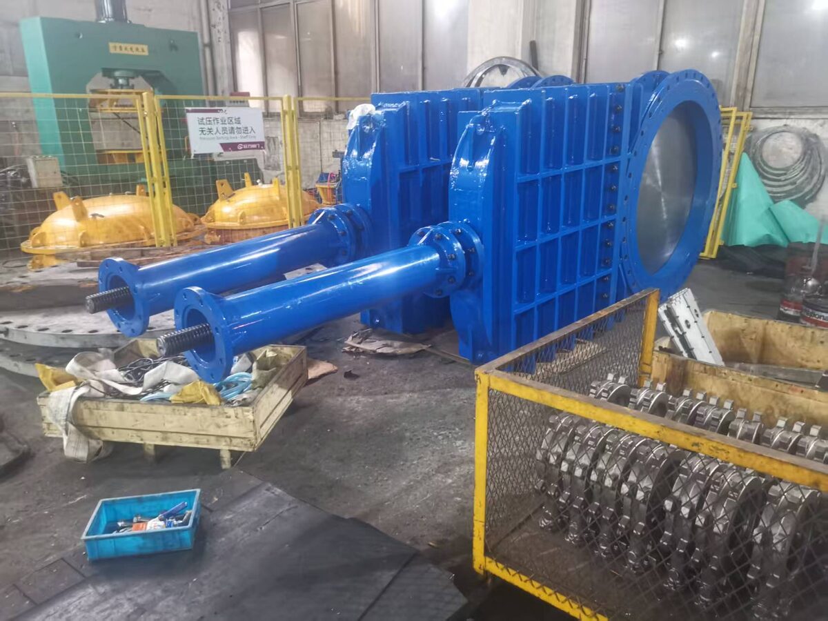 Шибреная задивжка GUANLI  диаметром 1800 для водоканала под электропривод