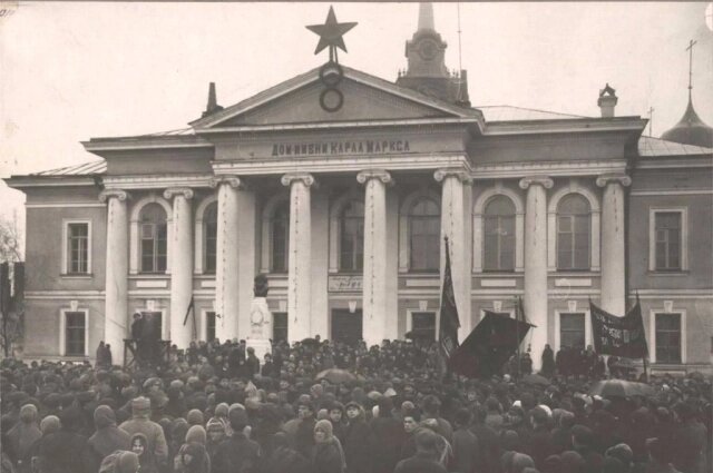    Открытие памятника Марксу, 1925 год. Фото: Из личного архивa/ Михаил Тенцер