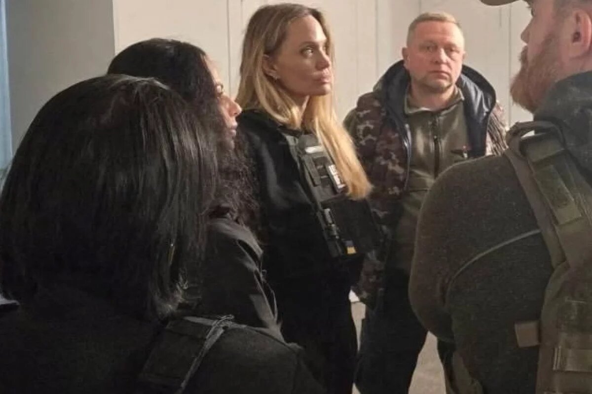    Анджелина Джоли в Херсоне.