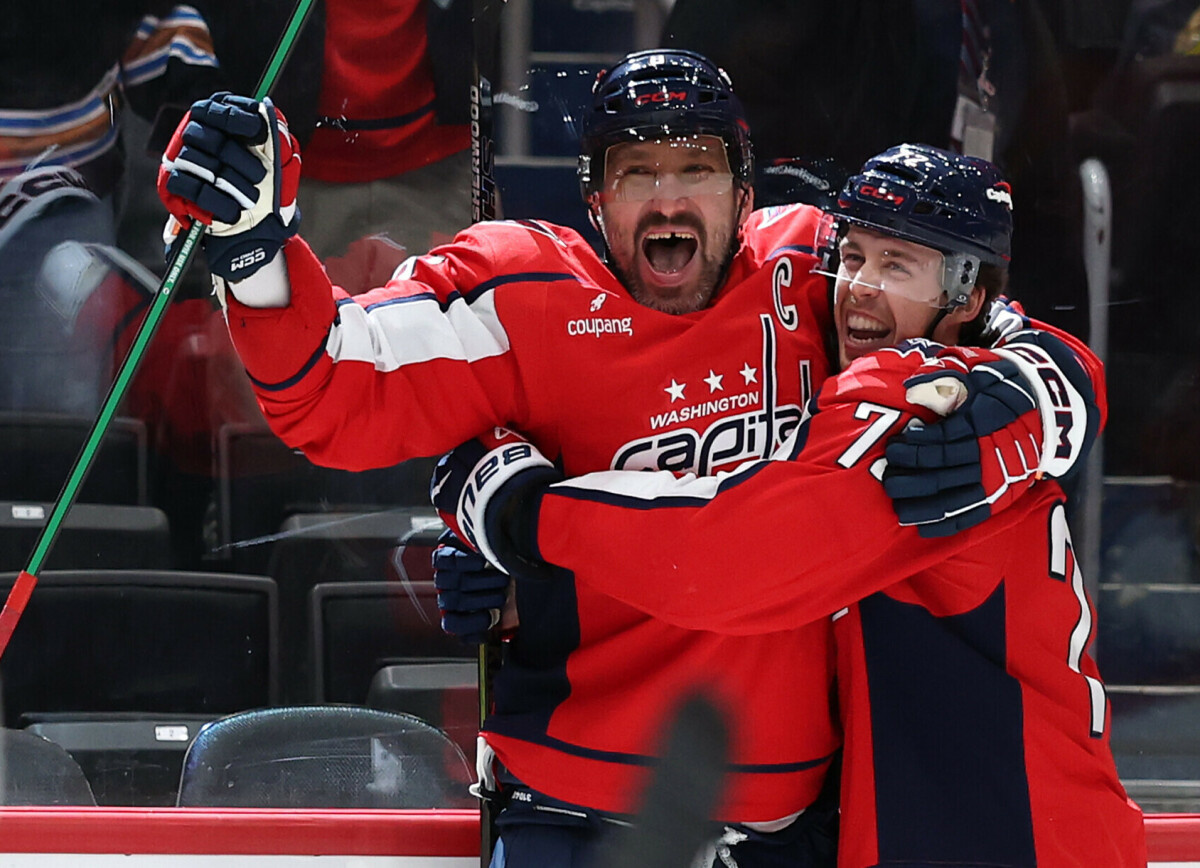     В Вашингтоне празднуют исторический гол Овечкина: теперь хотим 1000, Ови!