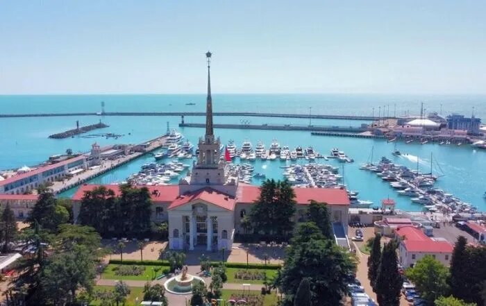 Морской порт Сочи // Фото: www.morport-sochi.ru