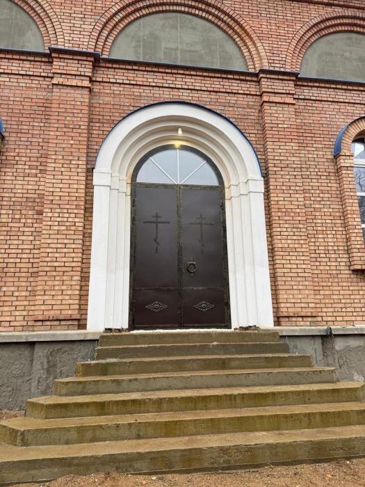 На строящийся в Великих Луках храм Успения Пресвятой Богородицы установили крест
Фото: пресс-служба администрации Великих Лук