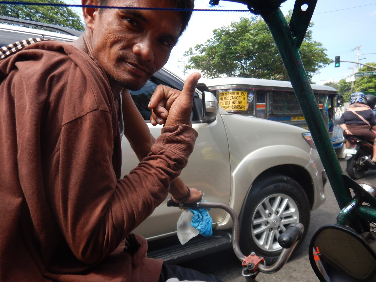 Это как раз такой велорикша, начал бодро и сдох в самом начале дистанции.