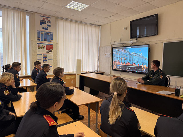 Сотрудники Росгвардии рассказали тверским школьникам о ведомственных вузах