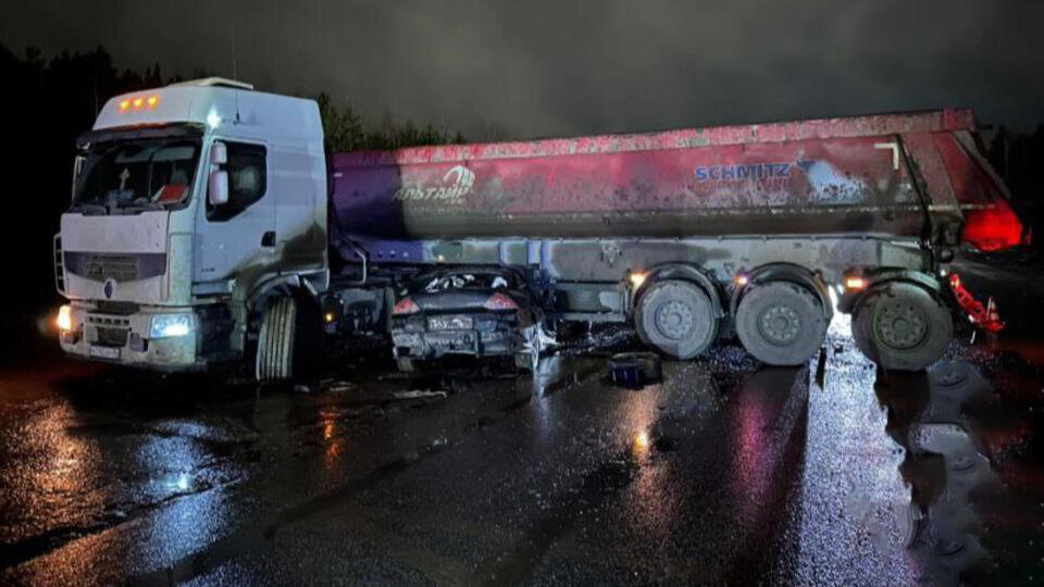     Водитель Mitsubishi погиб в ДТП с грузовиком в Свердловской области t.me/Госавтоинспекция Свердловской области