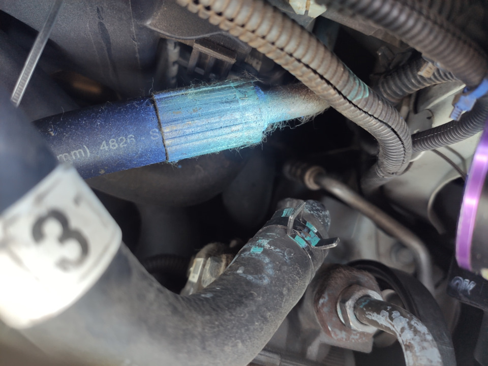 Вот она, причина всех бед! Из-за неправильного ремонта этой трубки я остался без кондиционера и потерял тысячи рублей.