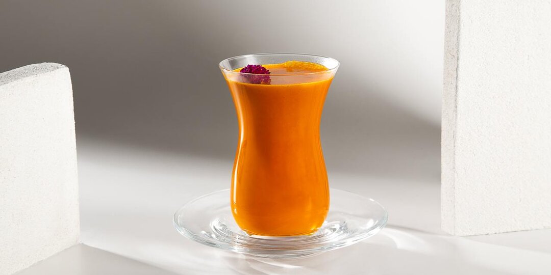 Грог "Облепиха - пряная тыква" — настоящий символ осени: немного кислинки, немного пряностей и много тепла в каждом глотке🍂