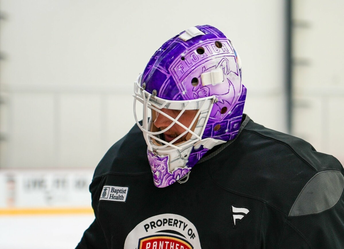     NHL.com о шлеме Бобровского в поддержку борьбы с раком: знает, как подчеркнуть важность момента