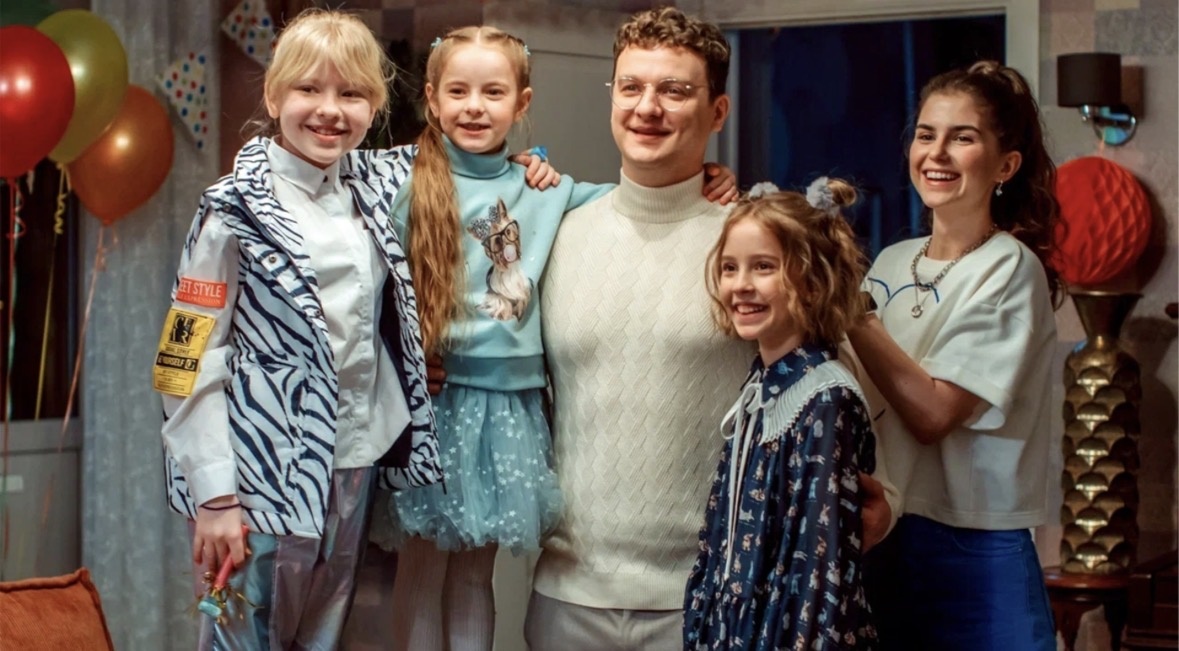 Вениамин Васильев с дочками.