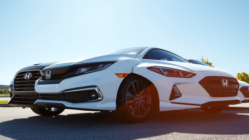    Как выбрать первый автомобиль 2025 между Honda Civic и Hyundai Elantra?