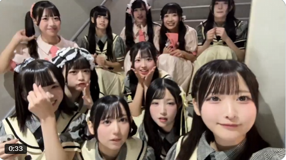 Вот они перед тренировкой, ясно, какую аудиторию окормляют