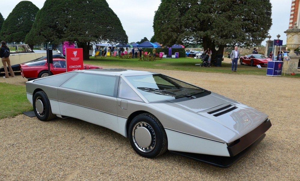 Aston Martin Bulldog