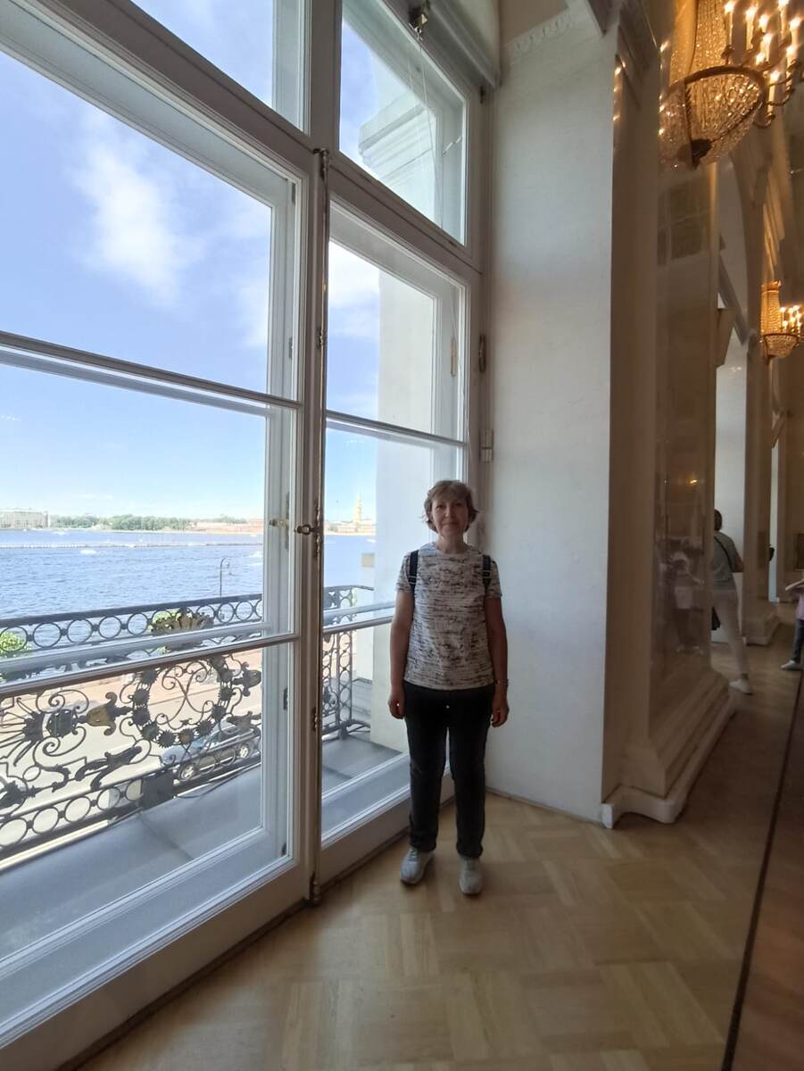 Фото автора в Эрмитаже в предвкушении посещения Музея артиллерии)) 