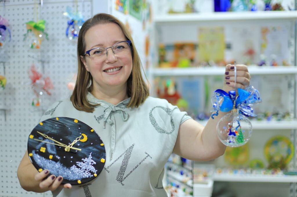     Наталья Романова, художник по стеклу.Сергей Кулыгин "БР"