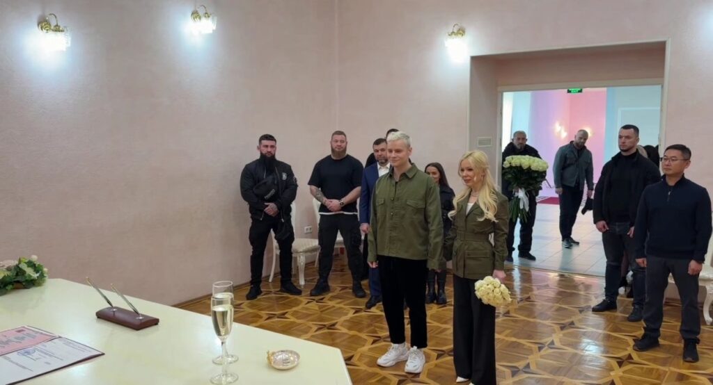    Фото: скриншот видео телеграм-канала певца SHAMAN