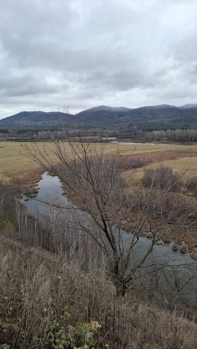 Фото долины реки Юрюзань с вершины одного из Ахунских разрезов