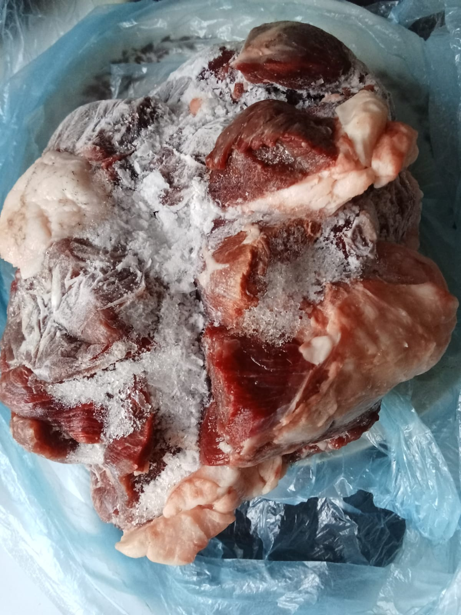 Мясо барашка уже порубленое на порционые куски