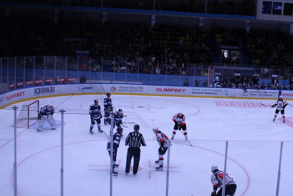    Матч с «ураганными» завершит текущую домашнюю серию «Олимпии». Алексей СЕРГУНИН