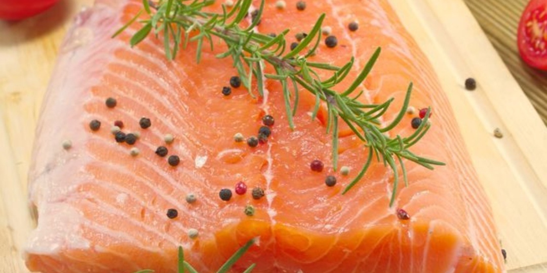 Не переплачивай в магазине, а засоли сам. Секреты идеальной домашней солёной красной рыбы