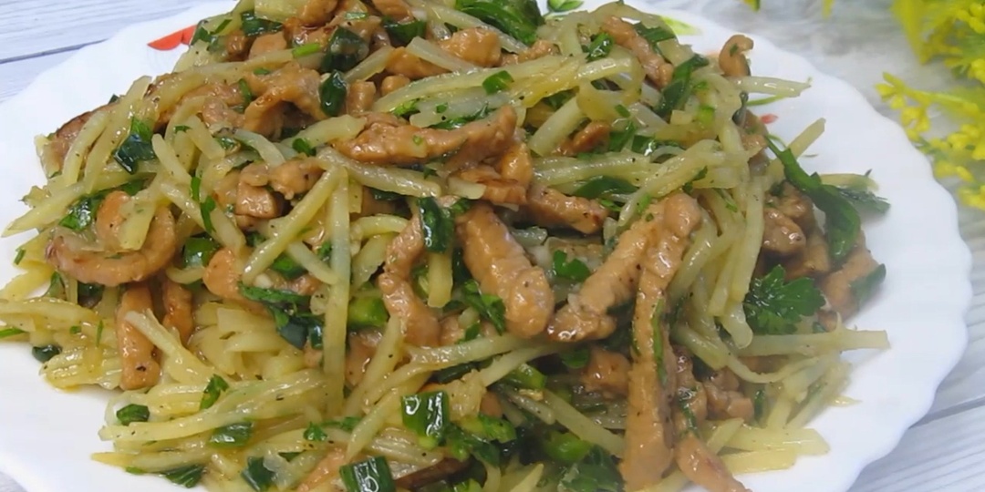 На любое торжество, в будний день, такой салат лишним никогда не будет. Мужчины обожают его.