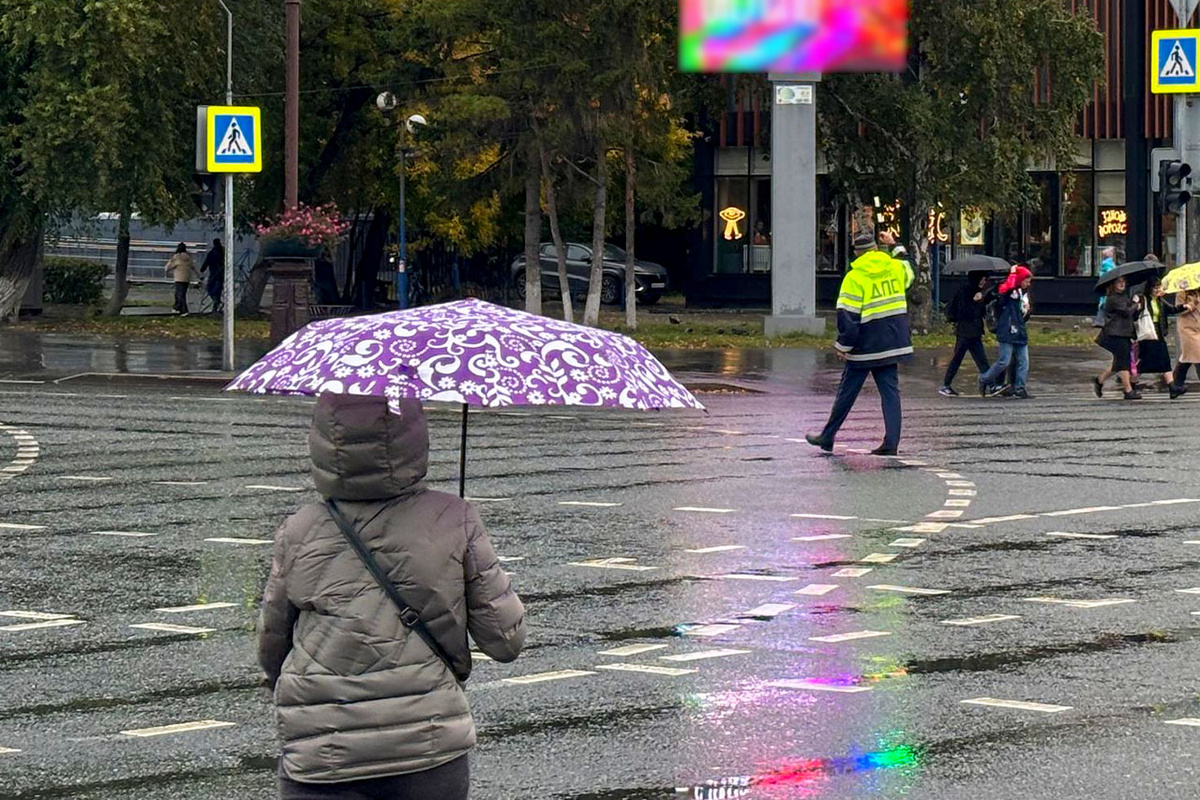Жителям Урала лучше запастись зонтами.  Фото: ФедералПресс / Ирина Ромашкина