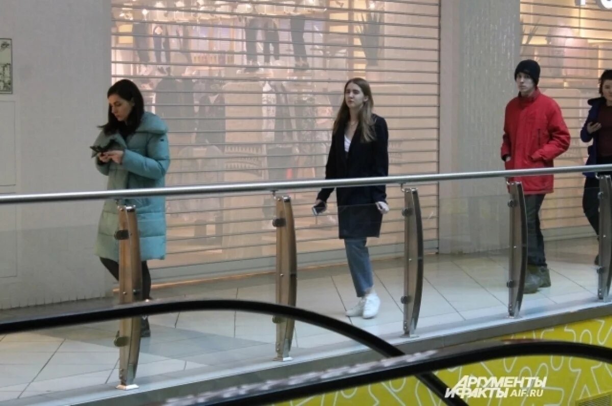    В Перми ребёнок чуть не сорвался с 4 этажа в ТРК «СемьЯ»