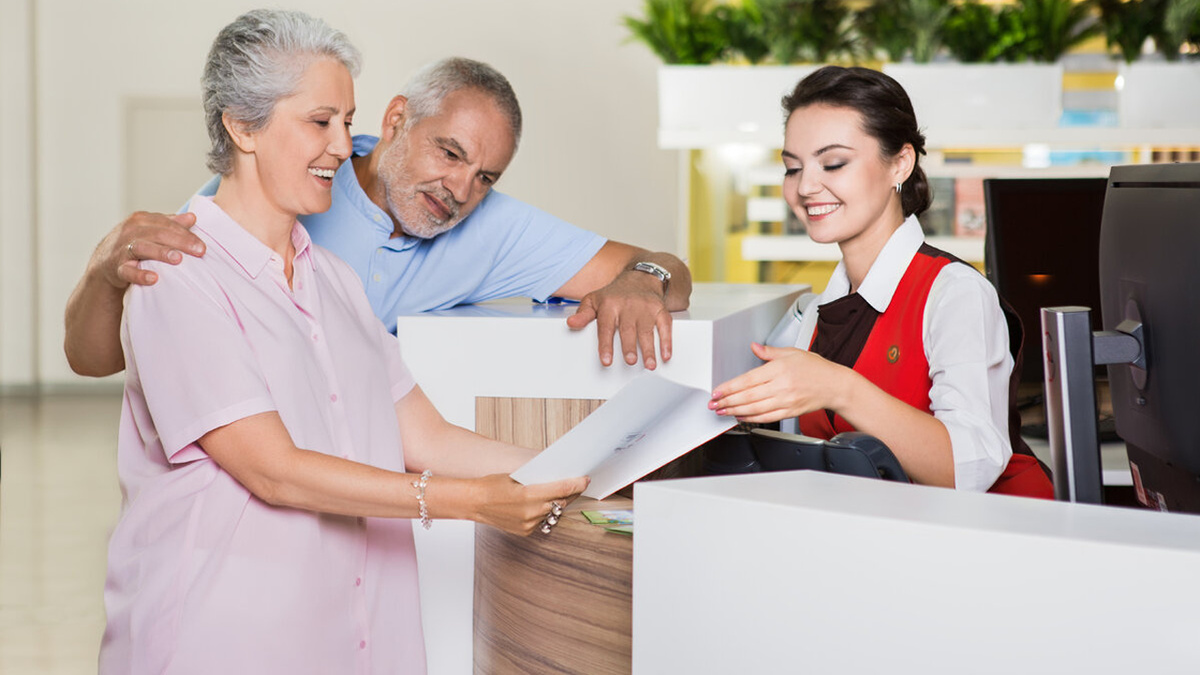 Можно подать заявление в налоговую инспекцию или через МФЦ