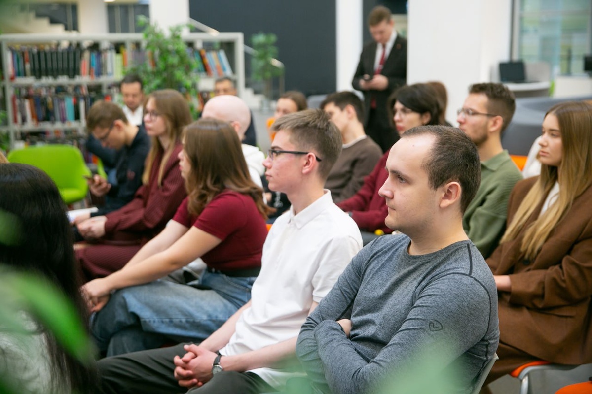 Мероприятие объединило четыре десятка студентов. Фото предоставлено областным правительством