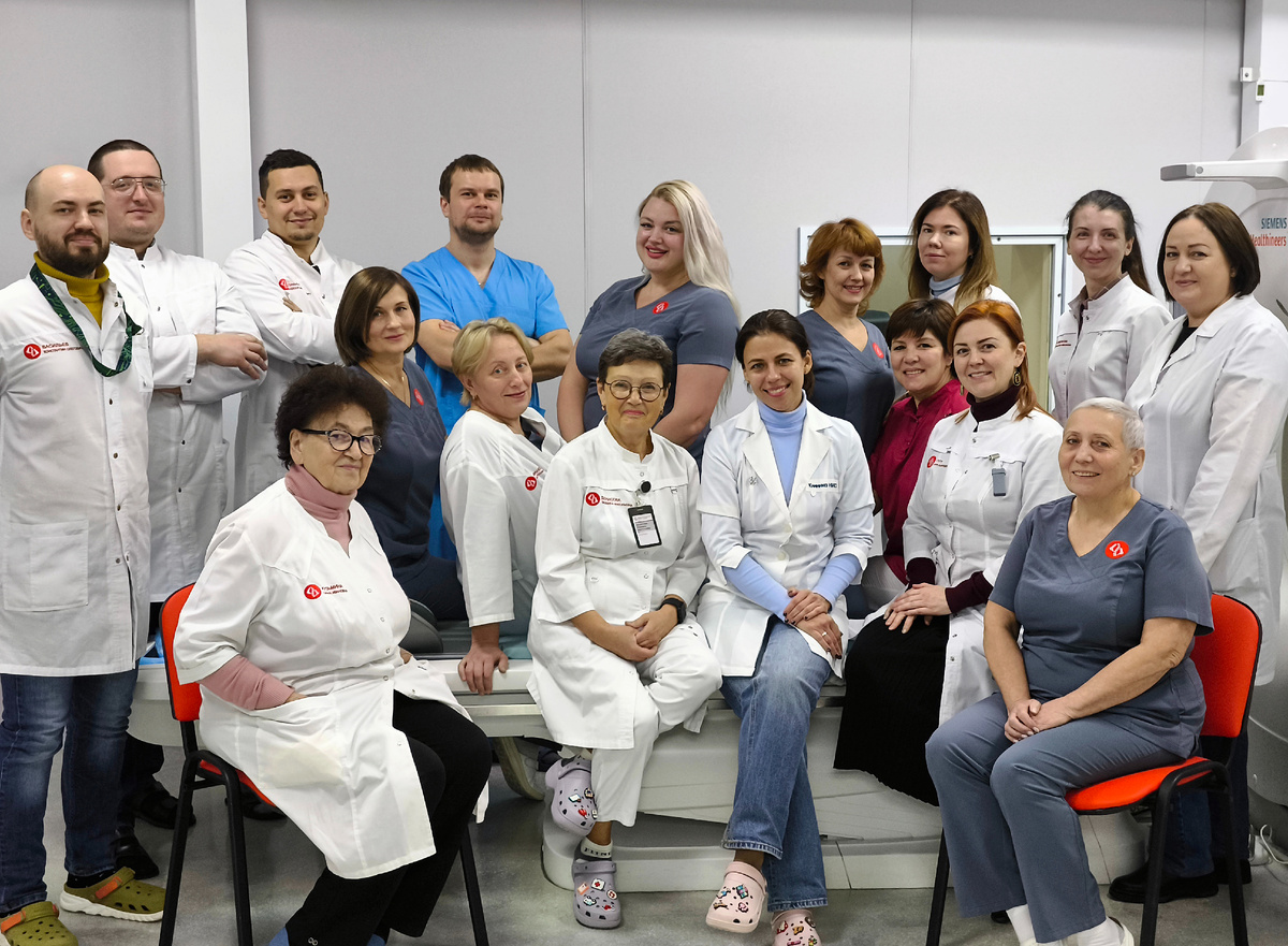 Поздравляем команду отделения лучевой диагностики ННИИТО с Днём рентгенолога!