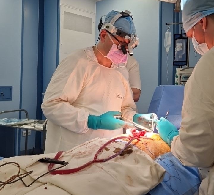 На фото: Вологодская региональная научная школа кардиологии развивается на базе отделения кардиохирургии Вологодской областной больницы № 1. Фото: Минздрава Вологодской области