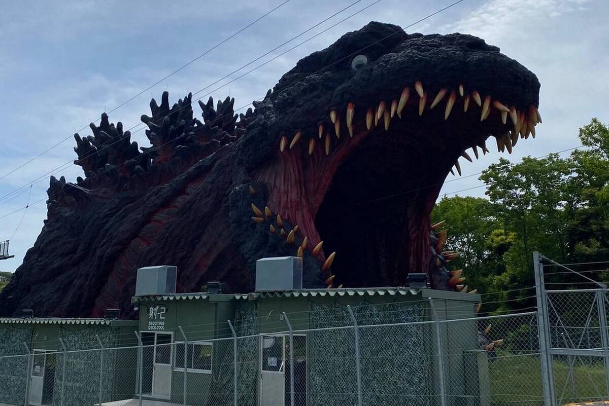 Большая часть развлечений рассчитана на детей, но есть несколько аттракционов и для взрослых