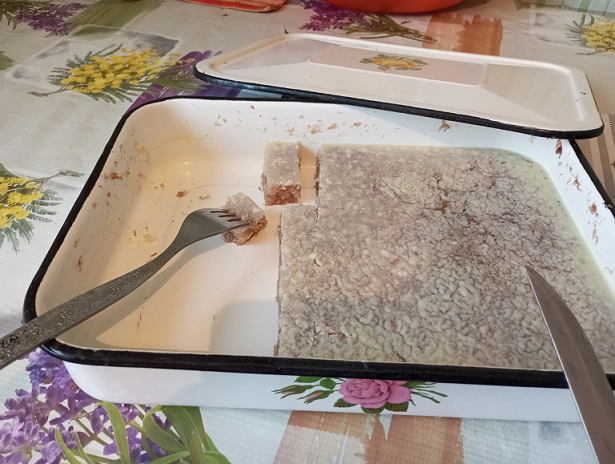 Холодец мой, фото - жены, Вовремя остановились, чтобы сфотографировать, а то бы все съели