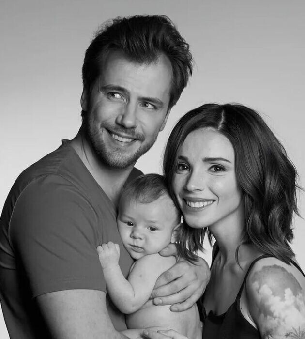 Иван Жидков и Лилия Соловьева с сыном.