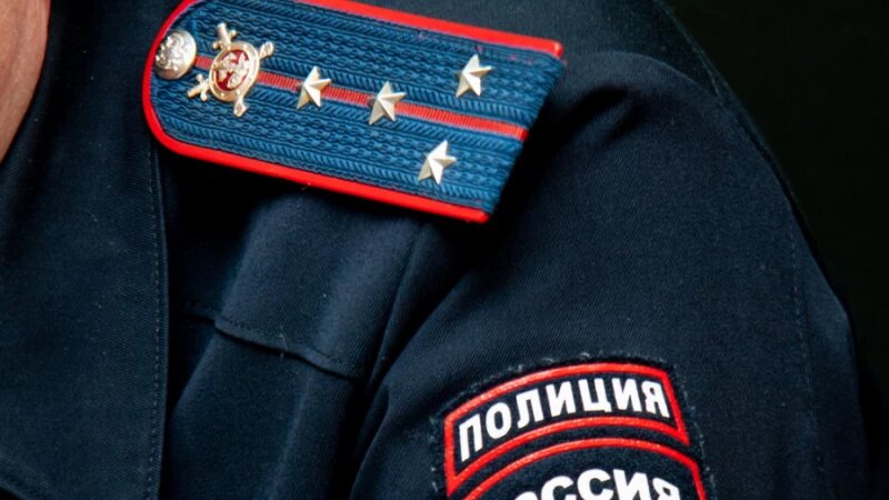     Денис Смирнов, капитан полиции. Дмитрий Лямзин.