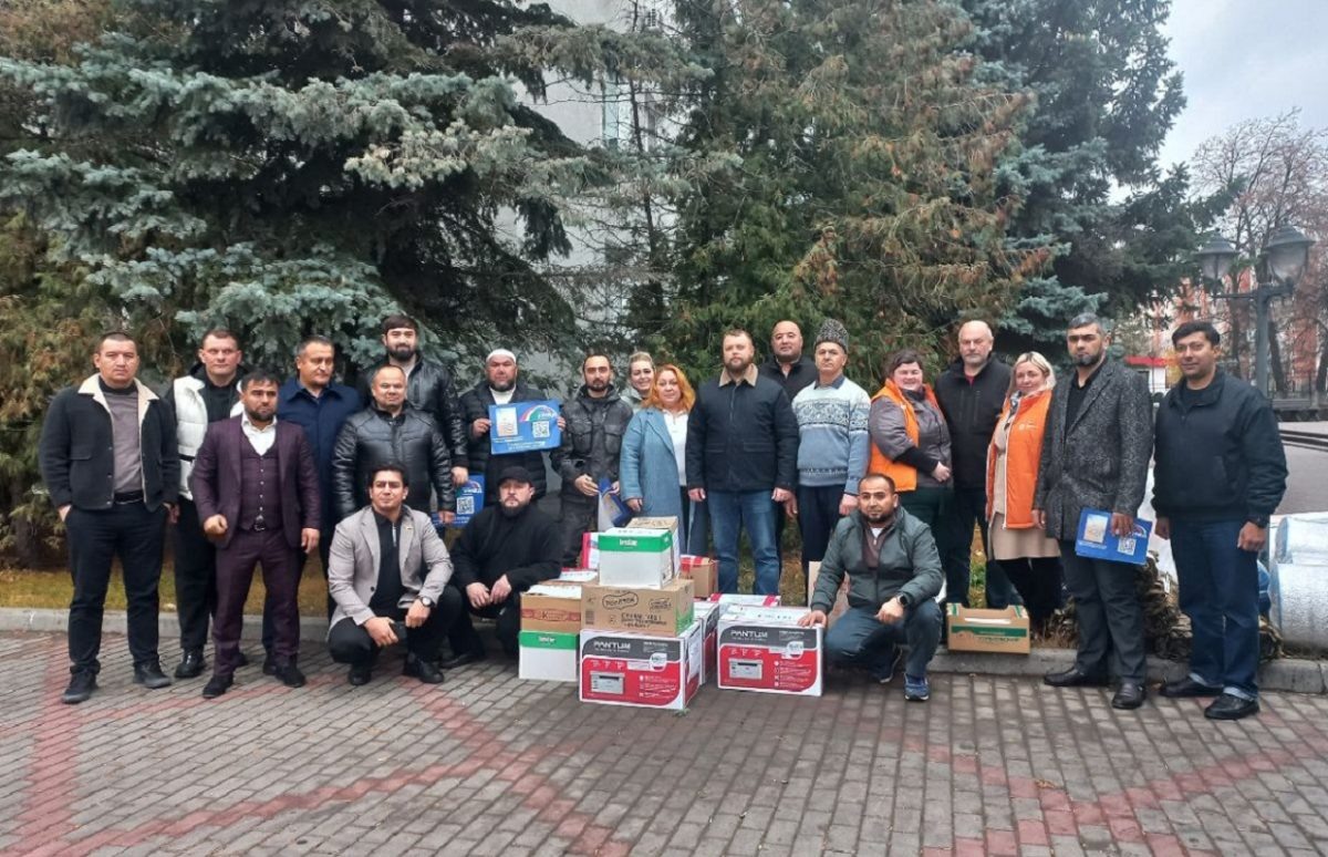    Большой груз собирали нижегородцы разных национальностей