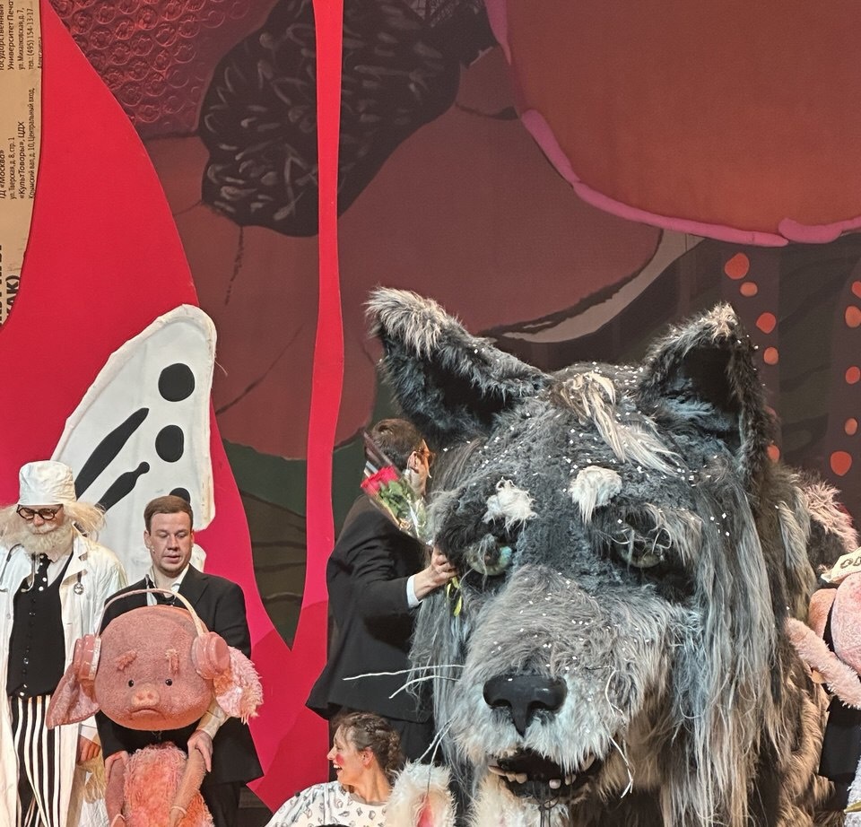 Спектакль «Три поросенка. Ой». Театр на Таганке. Фото автора.