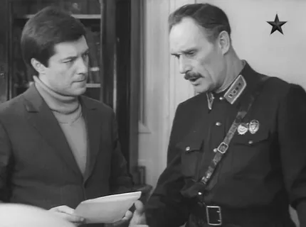 "Рождённая револцией"   Кадр из фильма  Из картинок Янекса