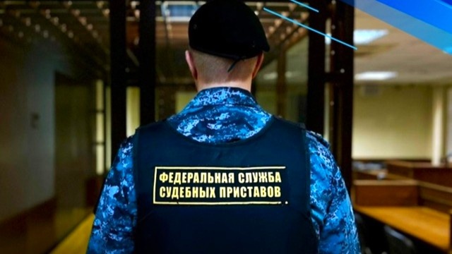    Приставы защитили вартовчанина после атаки коллекторов